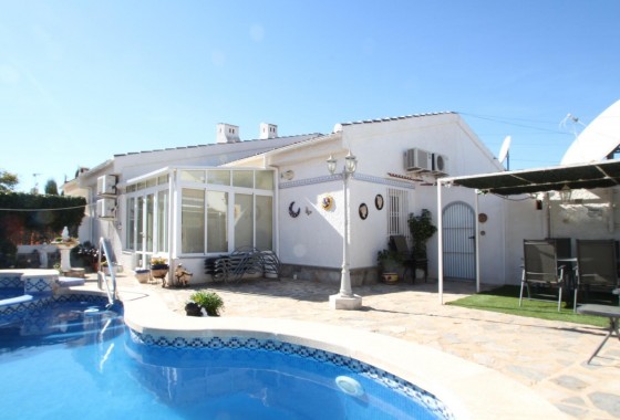 Revente - Villa - Torrevieja - El chaparral