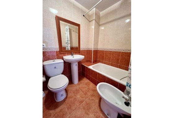 Segunda Mano - Apartamento - Torrevieja - Playa de los locos