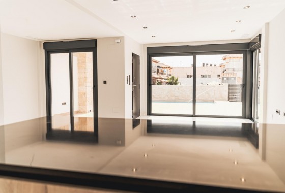 Obra nueva - Chalet - Orihuela Costa