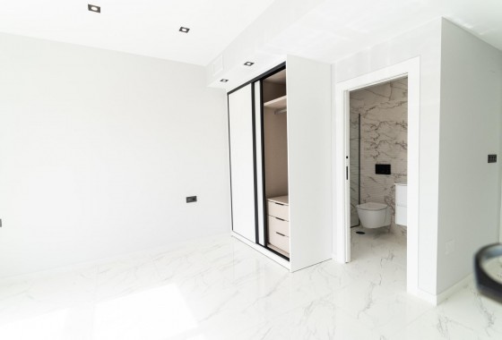 Obra nueva - Chalet - Orihuela Costa