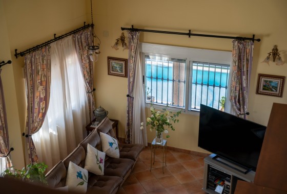 Resale - finca - Orihuela Costa - Orihuela