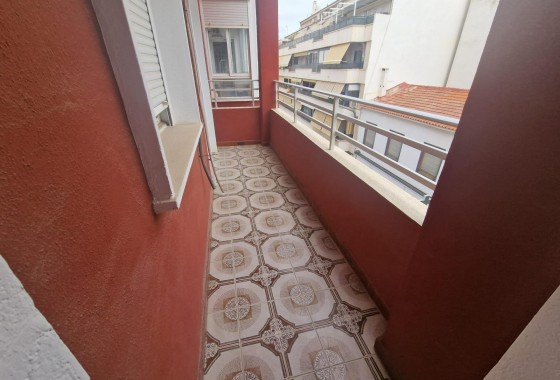 Segunda Mano - Apartamento - Torrevieja - Estacion de autobuses