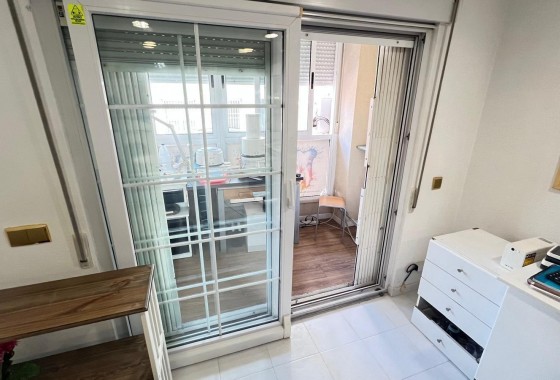 Resale - Apartment - Torrevieja - torrevieja
