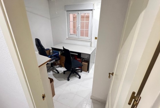 Resale - Apartment - Torrevieja - torrevieja