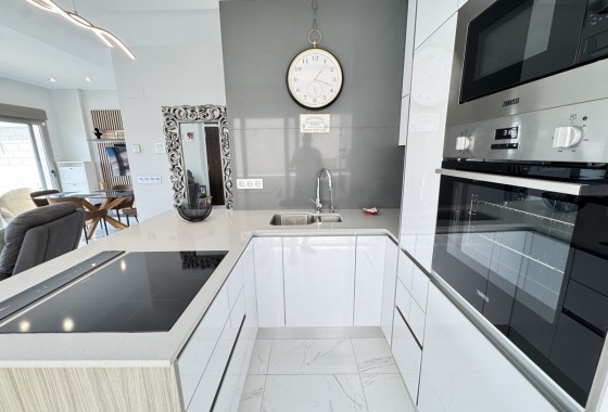 Resale - Detached Villa - Villamartin