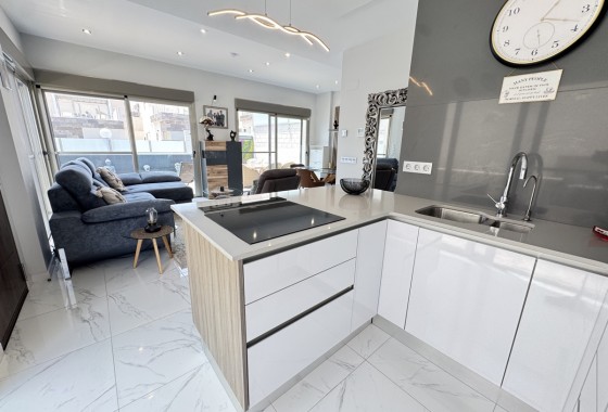 Resale - Detached Villa - Villamartin