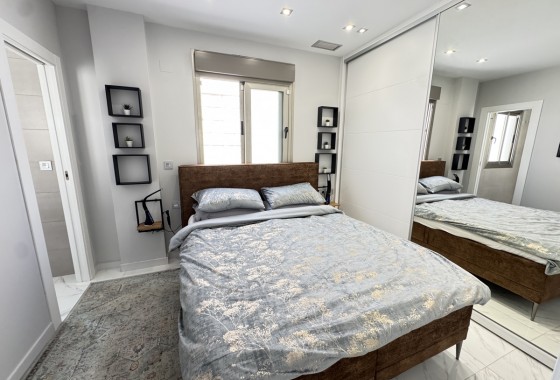 Resale - Detached Villa - Villamartin