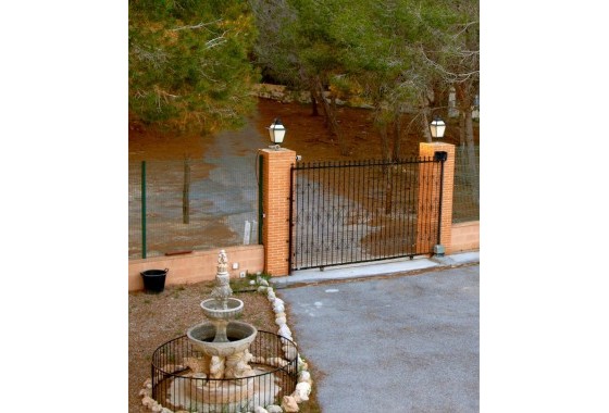 Revente - finca - Torrevieja - Los balcones