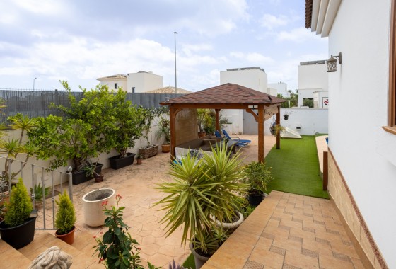 Revente - Villa - Los Montesinos - La herrada