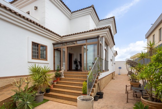 Revente - Villa - Los Montesinos - La herrada