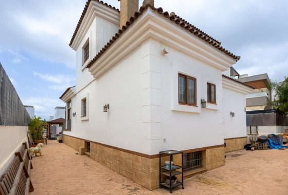 Revente - Villa - Los Montesinos - La herrada
