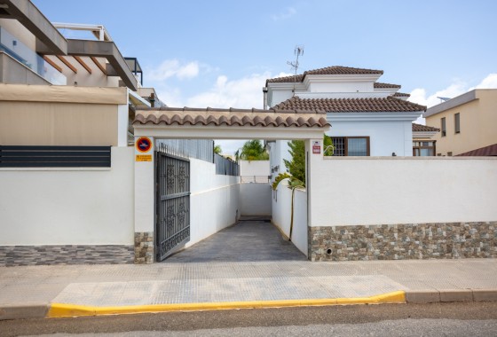 Revente - Villa - Los Montesinos - La herrada
