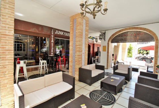 Resale - Commercial - Villamartin