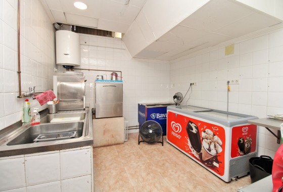 Resale - Commercial - Villamartin