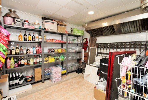 Resale - Commercial - Villamartin