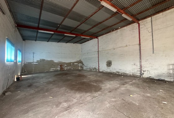 Resale - Industrial unit - Torremendo