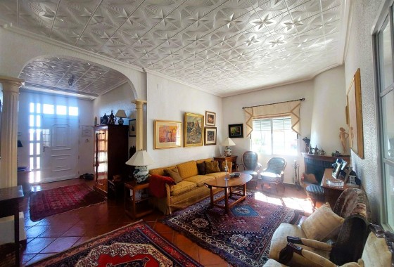 Segunda Mano - Masia - La marina - La Marina