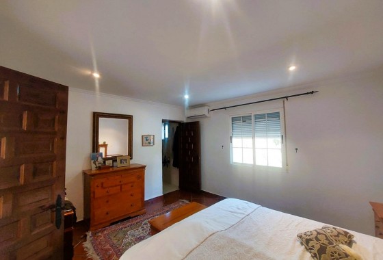 Segunda Mano - Masia - La marina - La Marina