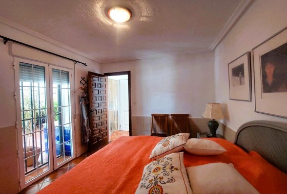 Segunda Mano - Masia - La marina - La Marina