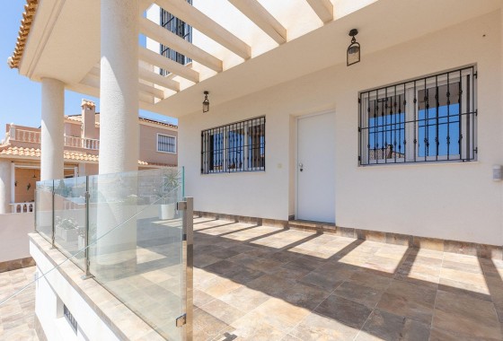 Revente - Villa - Torrevieja - Aguas nuevas 1