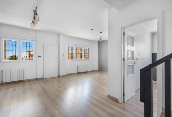 Revente - Villa - Torrevieja - Aguas nuevas 1