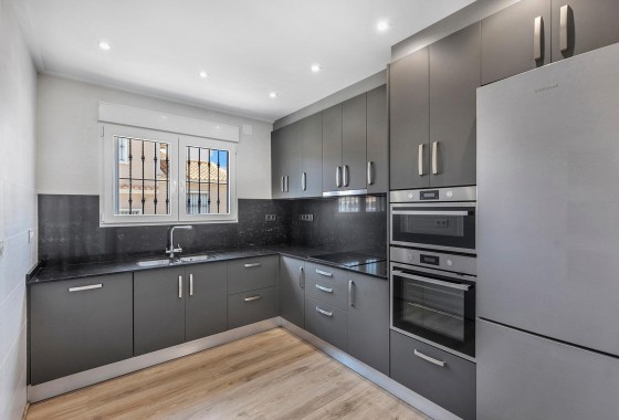 Revente - Villa - Torrevieja - Aguas nuevas 1