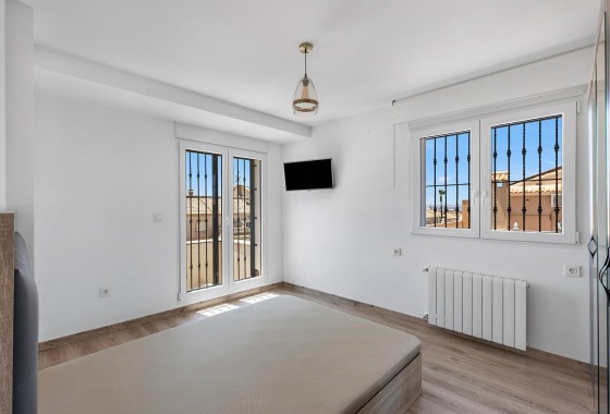 Revente - Villa - Torrevieja - Aguas nuevas 1