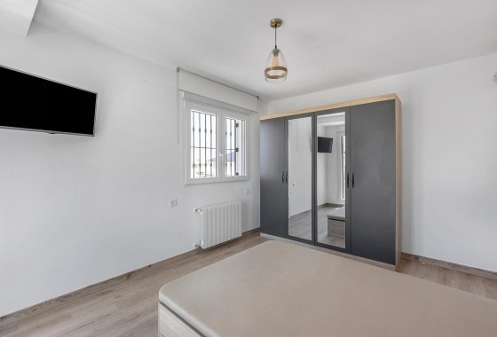 Revente - Villa - Torrevieja - Aguas nuevas 1