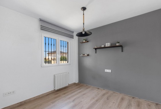 Revente - Villa - Torrevieja - Aguas nuevas 1