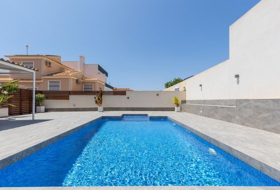 Revente - Villa - Torrevieja - Aguas nuevas 1