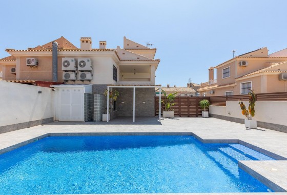 Revente - Villa - Torrevieja - Aguas nuevas 1