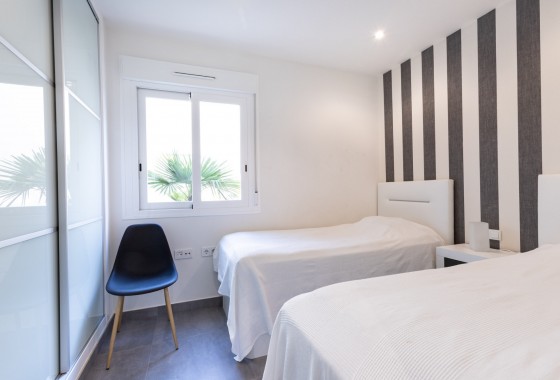 Revente - Bungalow - Torrevieja - Aguas nuevas 1