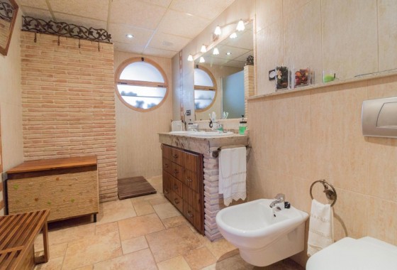 Segunda Mano - Chalet - Redován