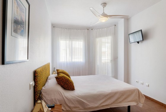 Resale - Apartment - Orihuela Costa - Campoamor