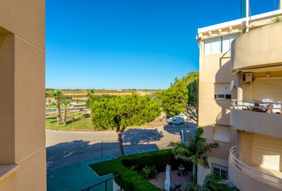 Resale - Apartment - Orihuela Costa - Campoamor