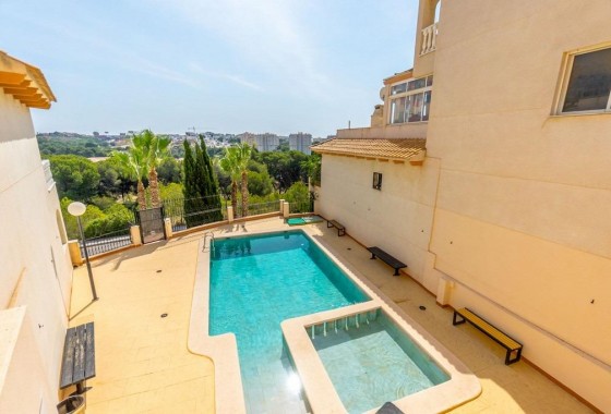 Resale - Apartment - Orihuela Costa - Campoamor