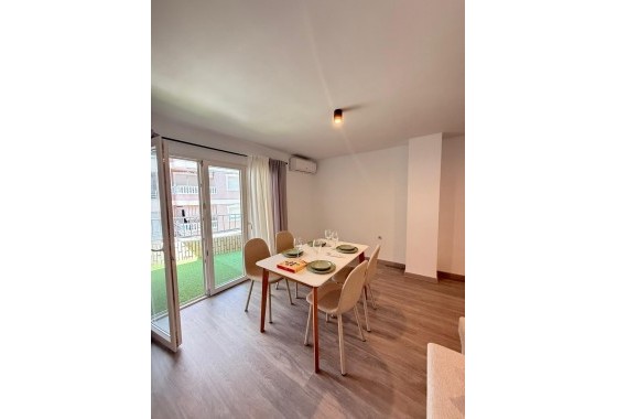 Segunda Mano - Apartamento - Torrevieja - Estacion de autobuses