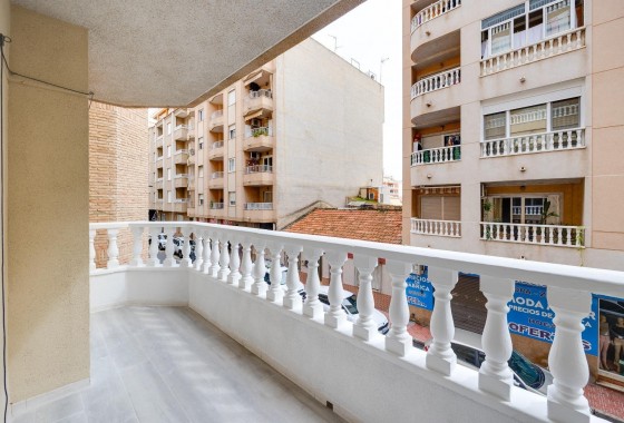 Resale - Apartment - Torrevieja - torrevieja