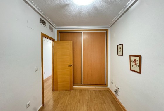 Resale - Apartment - Torrevieja - torrevieja