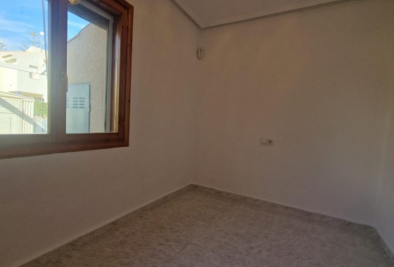 Segunda Mano - Adosado - Torrevieja - La siesta