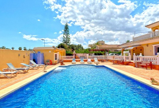 Revente - Villa - Torrevieja - Los Balcones - Los Altos del Edén