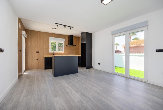 Segunda Mano - Chalet - Torrevieja - El limonar