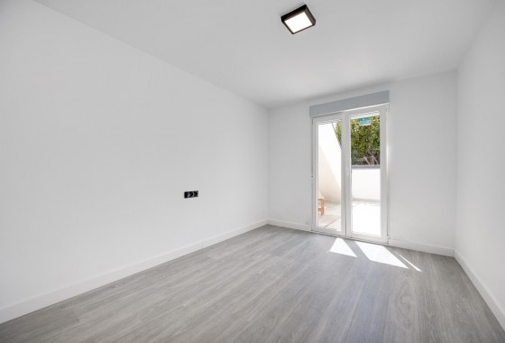 Segunda Mano - Chalet - Torrevieja - El limonar