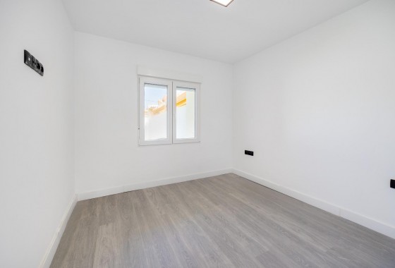 Segunda Mano - Chalet - Torrevieja - El limonar