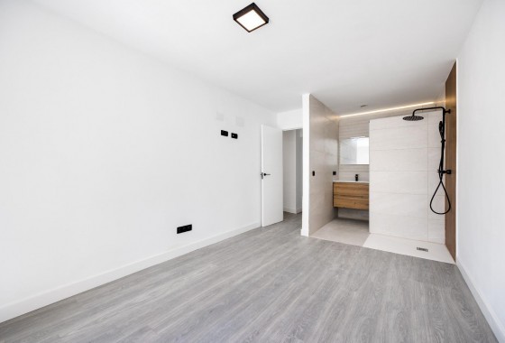 Segunda Mano - Chalet - Torrevieja - El limonar