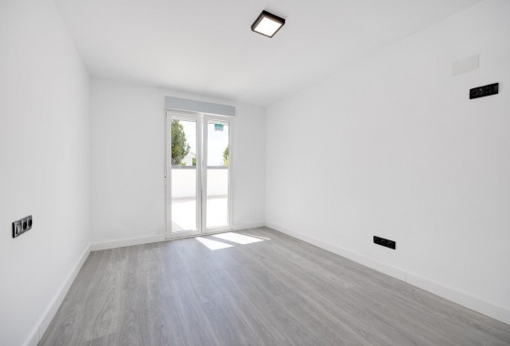 Segunda Mano - Chalet - Torrevieja - El limonar