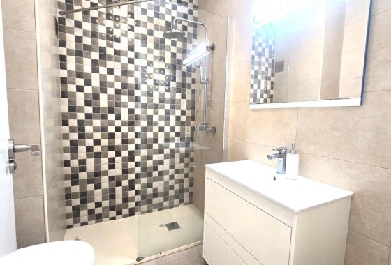 Segunda Mano - Apartamento - Torrevieja - Estacion de autobuses