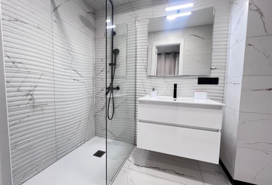 Resale - Apartment - Torrevieja - torrevieja