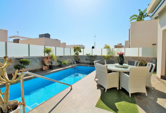 Resale - Detached Villa - Villamartin