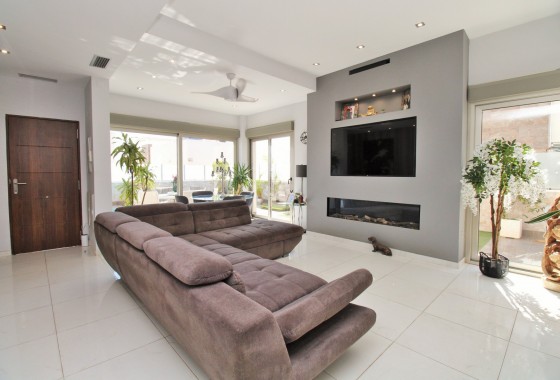 Resale - Detached Villa - Villamartin